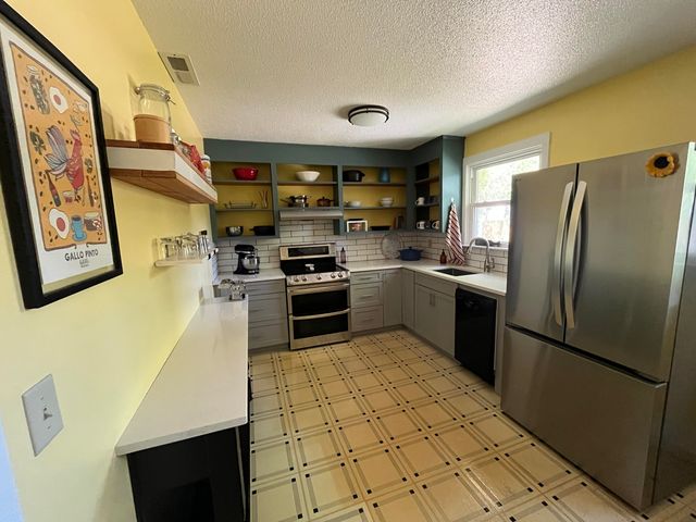 16 Pratt Street, Charleston, SC 29407