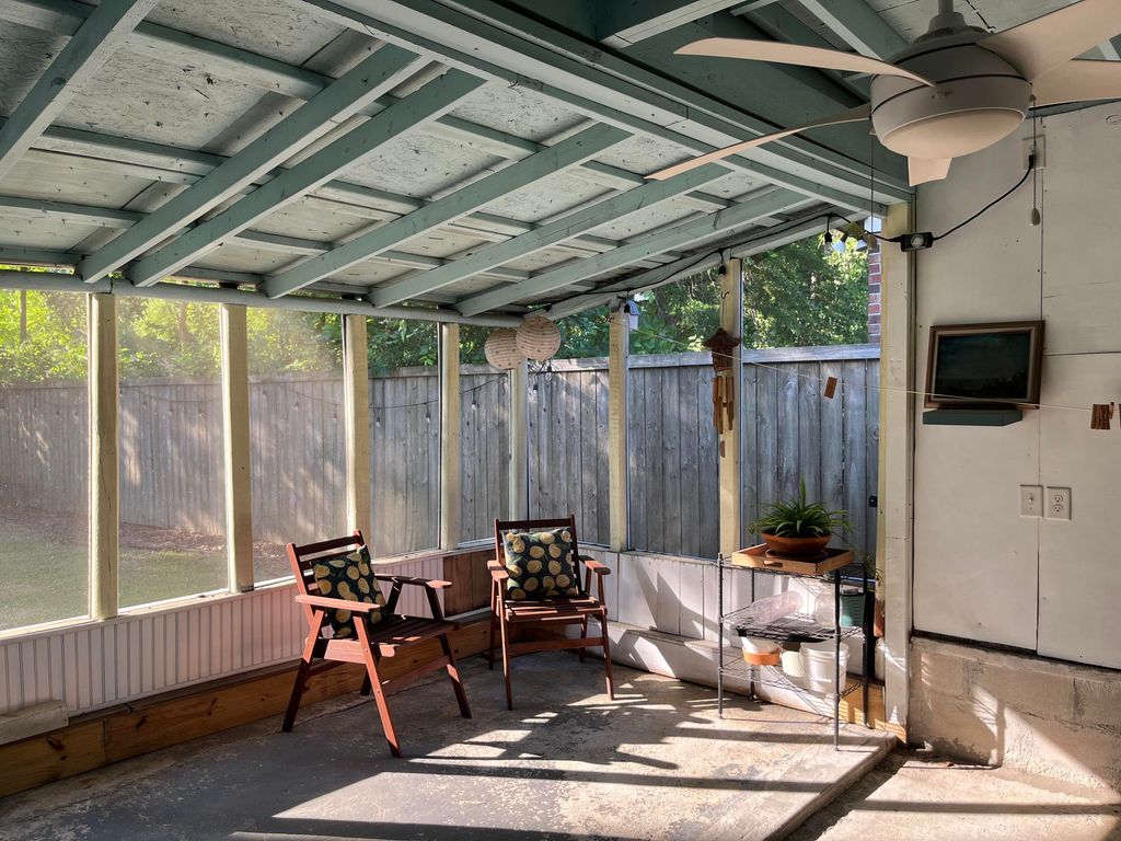 Image 15 of property listing at 16 Pratt Street, Charleston, SC 29407
