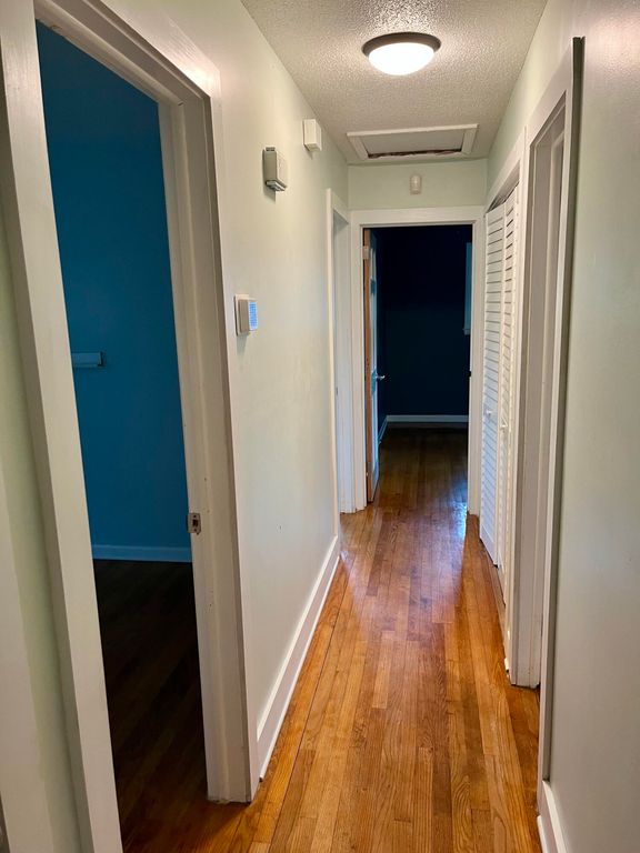 Image 5 of property listing at 16 Pratt Street, Charleston, SC 29407