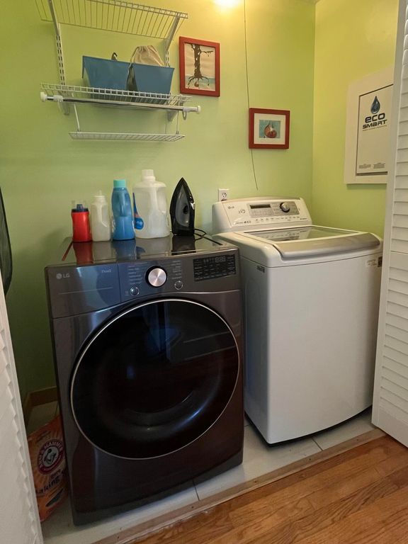 Image 8 of property listing at 16 Pratt Street, Charleston, SC 29407