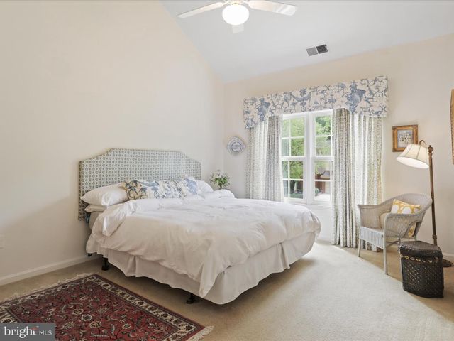 10204 ASPEN WILLOW DR, Fairfax, VA 22032