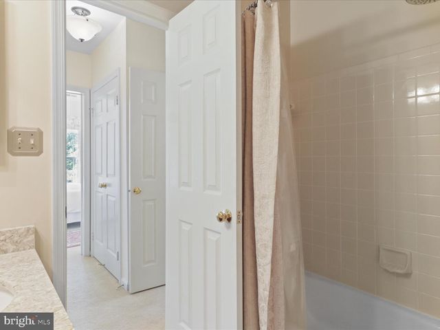 10204 ASPEN WILLOW DR, Fairfax, VA 22032