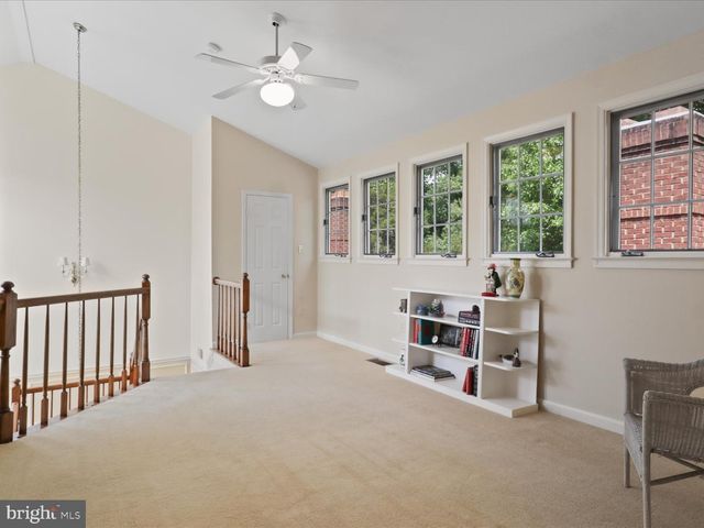 10204 ASPEN WILLOW DR, Fairfax, VA 22032