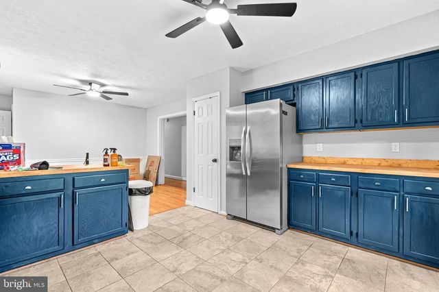247 MAPLE RIDGE LN, Harpers Ferry, WV 25425