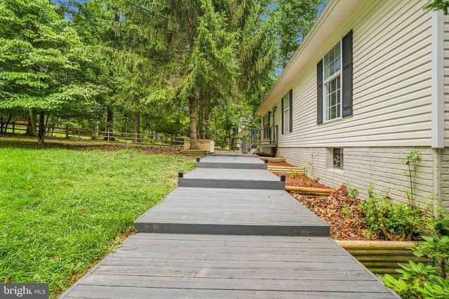 247 MAPLE RIDGE LN, Harpers Ferry, WV 25425