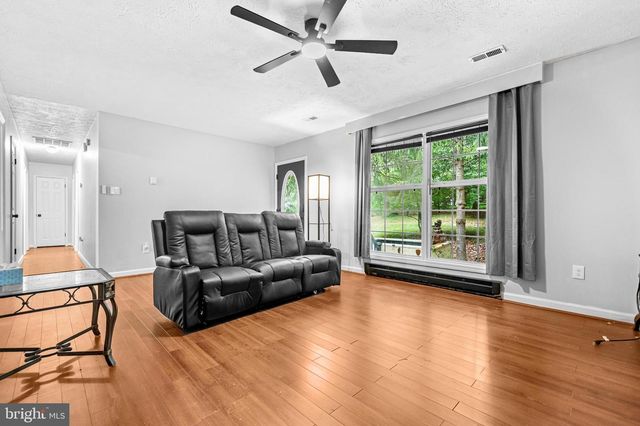 247 MAPLE RIDGE LN, Harpers Ferry, WV 25425