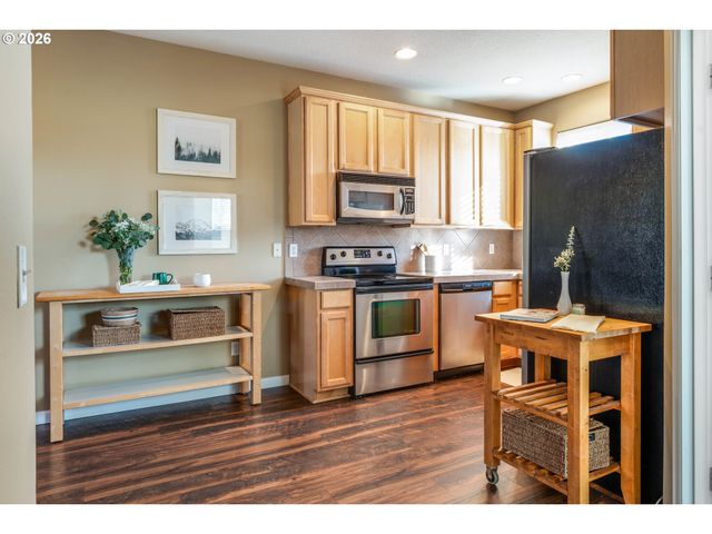 14212 Se OREGON TRAIL Dr, Clackamas, OR 97015