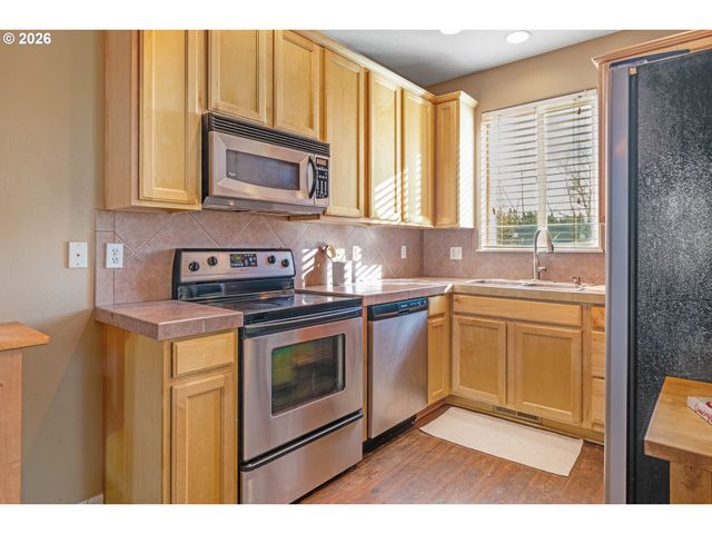 14212 Se OREGON TRAIL Dr, Clackamas, OR 97015