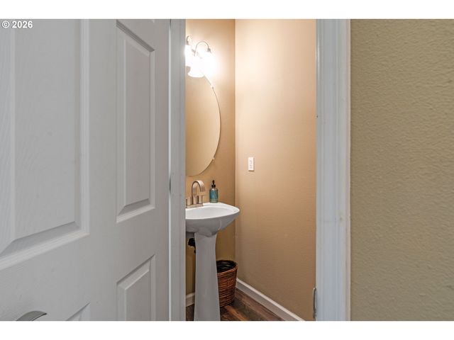 14212 Se OREGON TRAIL Dr, Clackamas, OR 97015