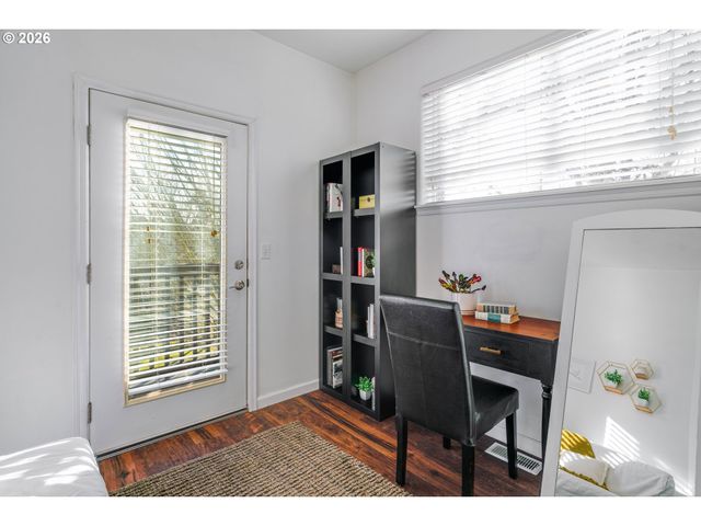 14212 Se OREGON TRAIL Dr, Clackamas, OR 97015