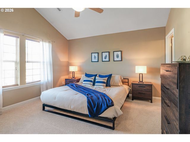 14212 Se OREGON TRAIL Dr, Clackamas, OR 97015