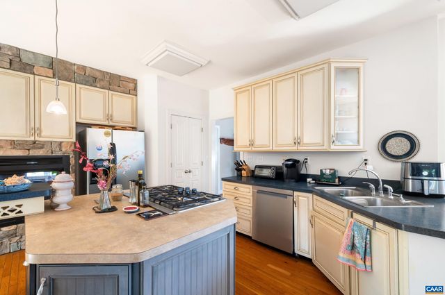 700 GRAVES ST, Charlottesville, VA 22902