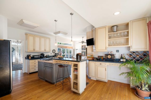 700 GRAVES ST, Charlottesville, VA 22902