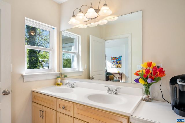 700 GRAVES ST, Charlottesville, VA 22902