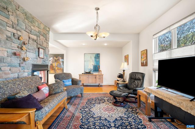 700 GRAVES ST, Charlottesville, VA 22902