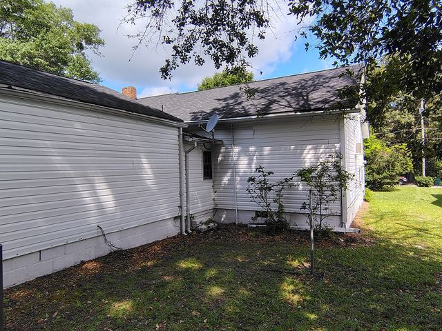 406 Thames Street, Manning, SC 29102