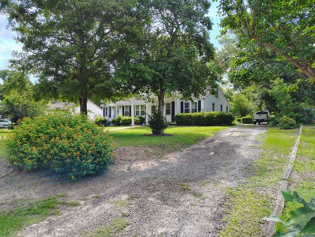 406 Thames Street, Manning, SC 29102
