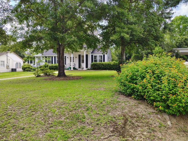 406 Thames Street, Manning, SC 29102