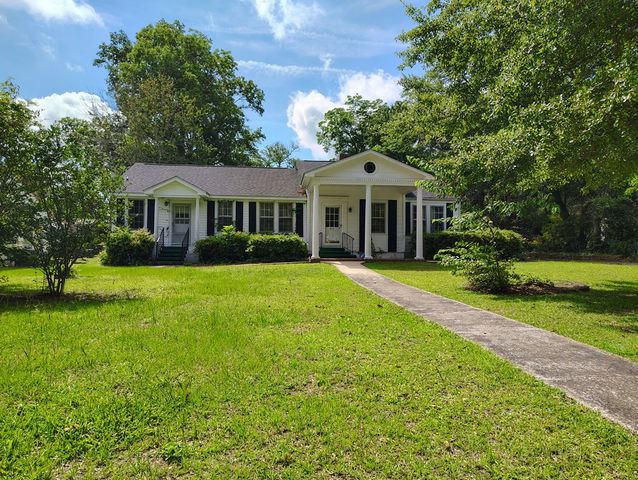 406 Thames Street, Manning, SC 29102