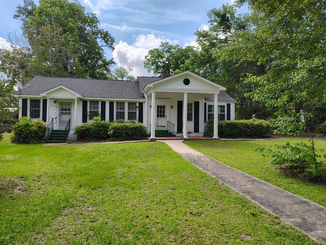 406 Thames Street, Manning, SC 29102