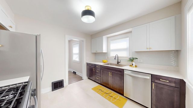 2310 W 73rd Avenue, Merrillville, IN 46410