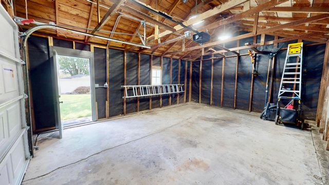 2310 W 73rd Avenue, Merrillville, IN 46410