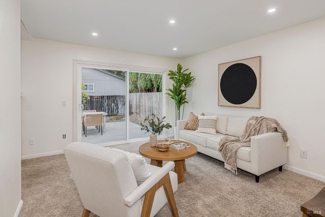 4600 Flores Ave, Rohnert Park, CA 94928