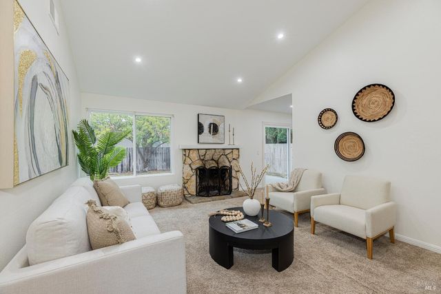 4600 Flores Ave, Rohnert Park, CA 94928