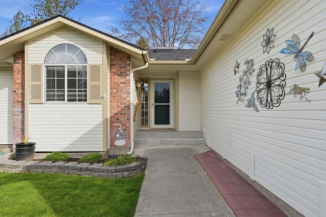 6008 W WIND RIVER Dr, Spokane, WA 99208