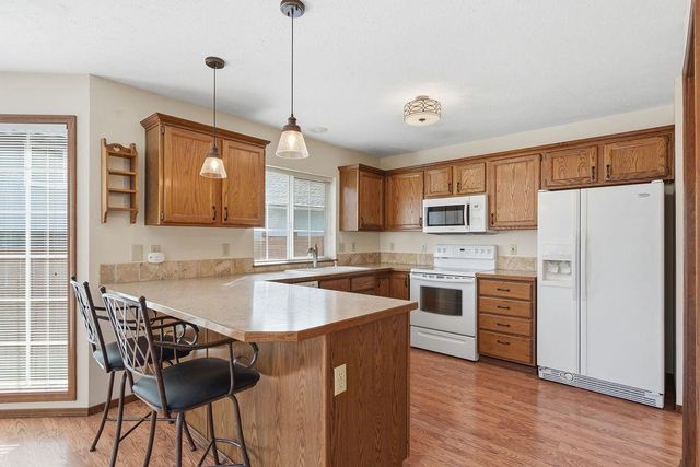 6008 W WIND RIVER Dr, Spokane, WA 99208