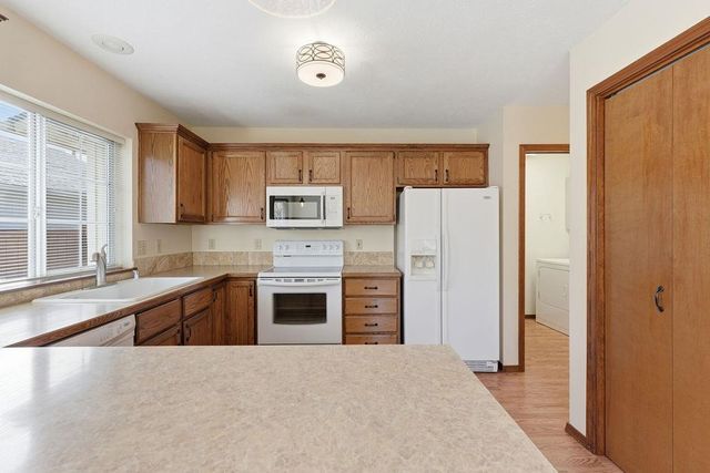 6008 W WIND RIVER Dr, Spokane, WA 99208