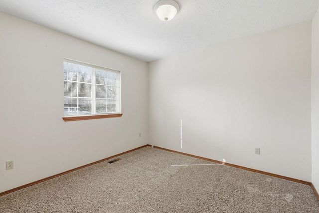 6008 W WIND RIVER Dr, Spokane, WA 99208