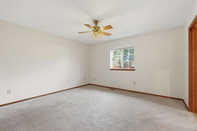 6008 W WIND RIVER Dr, Spokane, WA 99208