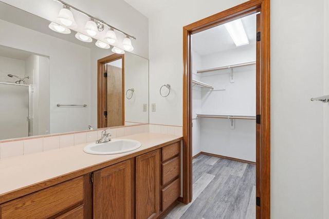 6008 W WIND RIVER Dr, Spokane, WA 99208