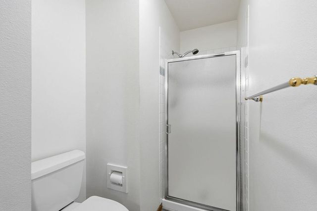 6008 W WIND RIVER Dr, Spokane, WA 99208