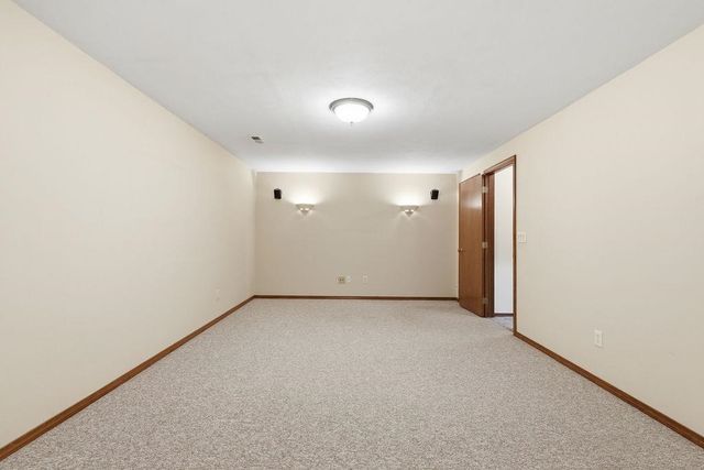 6008 W WIND RIVER Dr, Spokane, WA 99208