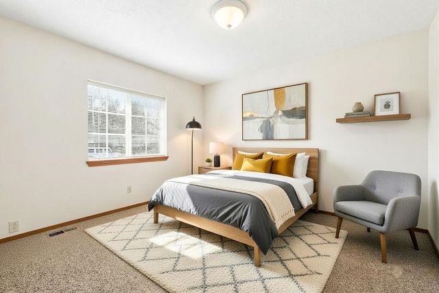 6008 W WIND RIVER Dr, Spokane, WA 99208