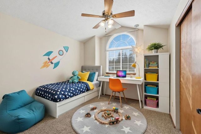 6008 W WIND RIVER Dr, Spokane, WA 99208