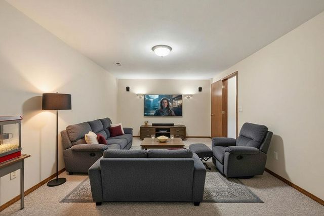 6008 W WIND RIVER Dr, Spokane, WA 99208