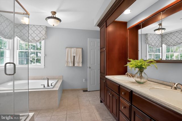 70 HOGAN LN, Ambler, PA 19002
