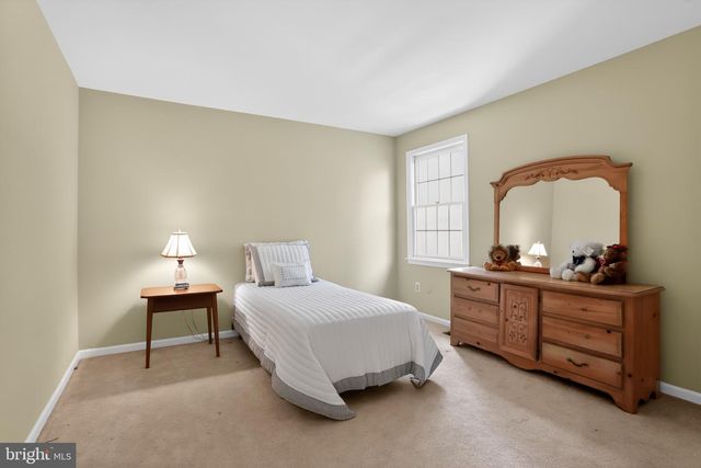 70 HOGAN LN, Ambler, PA 19002