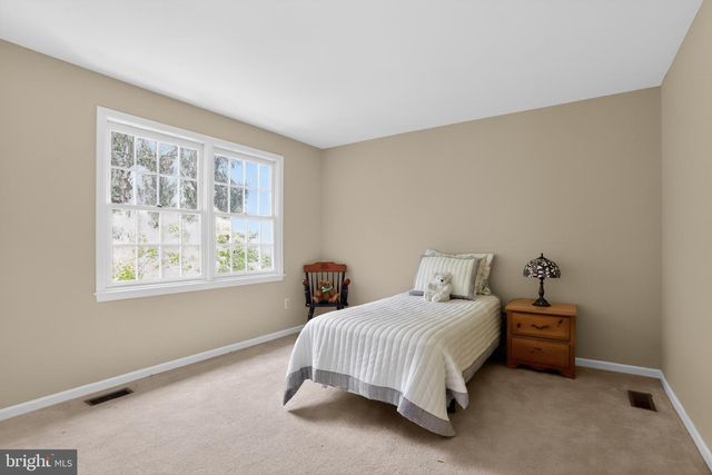 70 HOGAN LN, Ambler, PA 19002