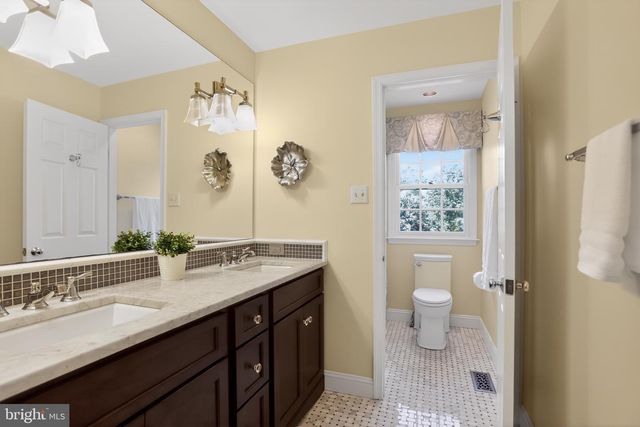 70 HOGAN LN, Ambler, PA 19002