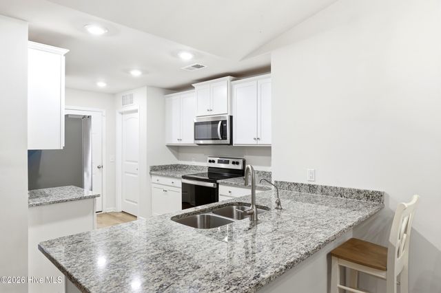 530 Poppleton Drive, Hampstead, NC 28443