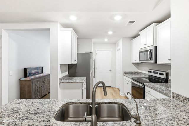 530 Poppleton Drive, Hampstead, NC 28443