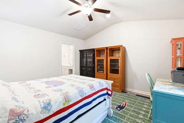 530 Poppleton Drive, Hampstead, NC 28443