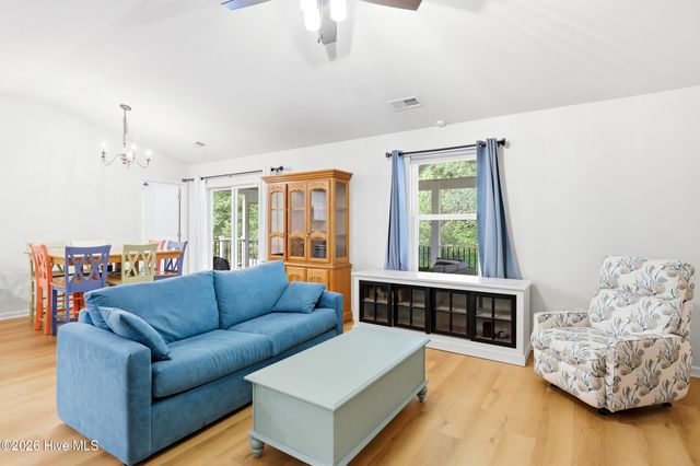 530 Poppleton Drive, Hampstead, NC 28443