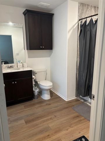 7120 Sparkling Light DR B, Del Valle, TX 78617