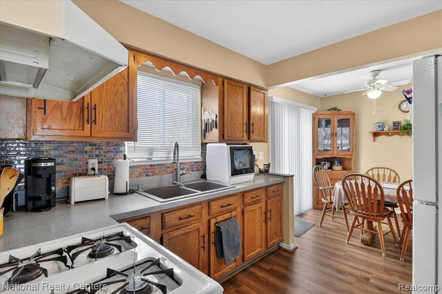 4315 Gale Drive, Howell, MI 48843