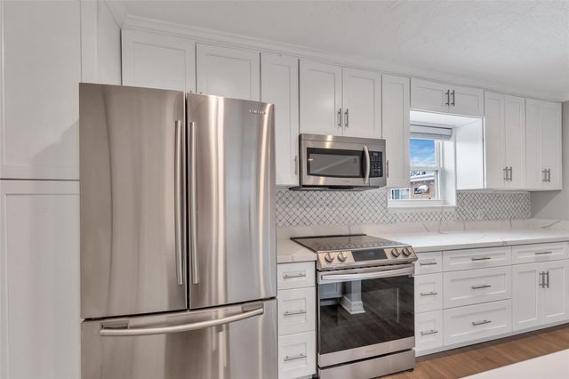 3535 Nasa Rd 1 64, Seabrook, TX 77586